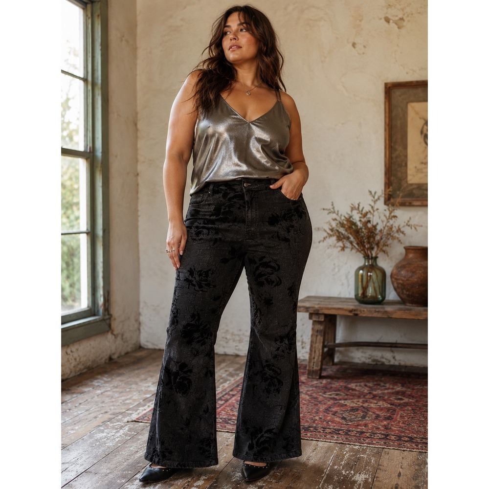 Pilcro Anthropologie Black Flocked Velvet Floral Flare Pants High Rise Size 34